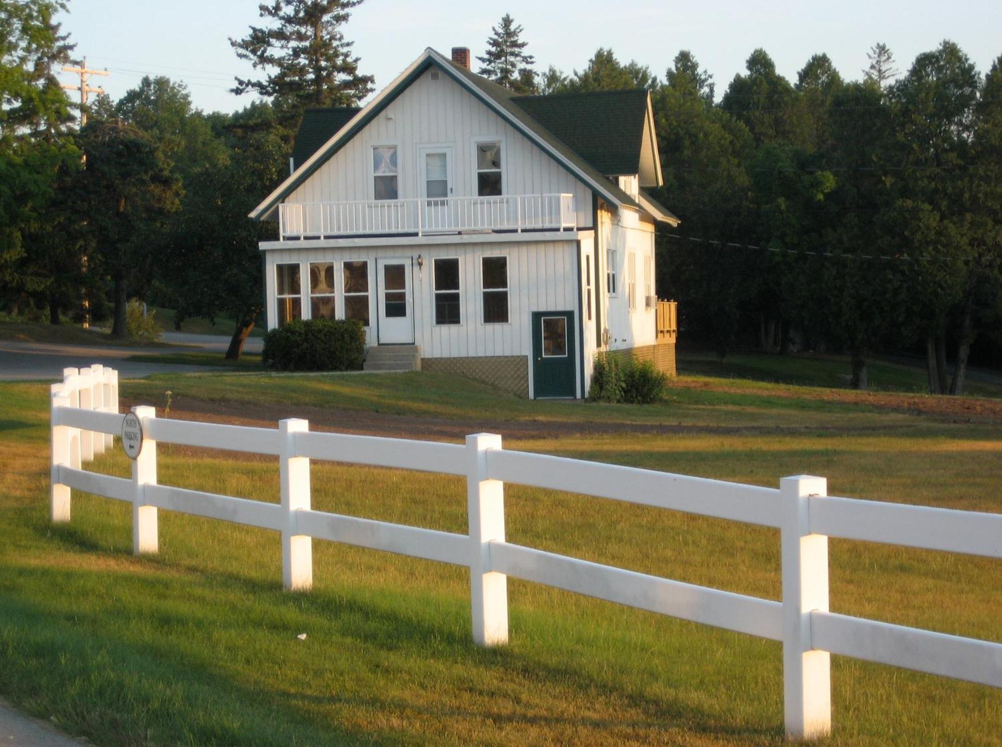 Birchwood Lodge Sister Bay Exterior photo